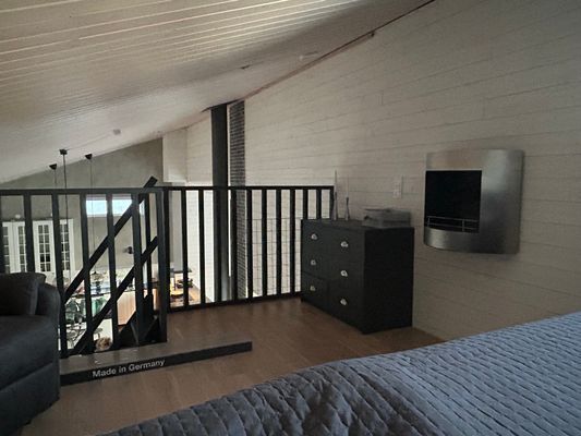 Modern villa med sjötomt och brygga - Bild 23