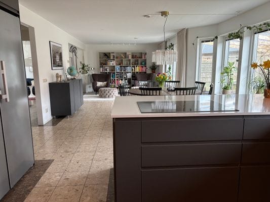 Hus nära skog och hav - Bild 8