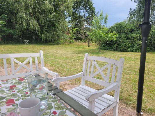 Trivsamt hus med plats för många nära havet - Bild 13