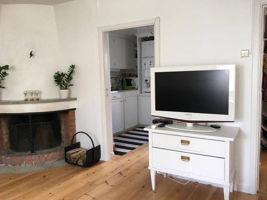 Bild 3 på Visby innerstad med gård/p-plats