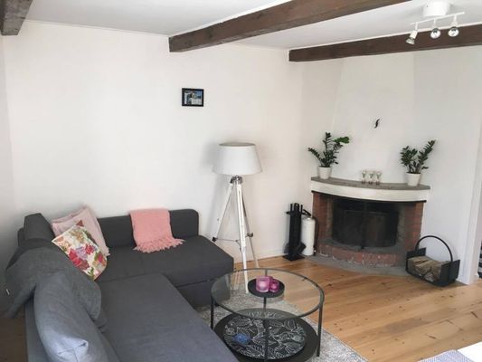 Hyr denna stuga i Visby på 40 m². 4-5 sängplatser. 8 500 - 13 500 kr per vecka. Se bilder och tillgänglighet här.
