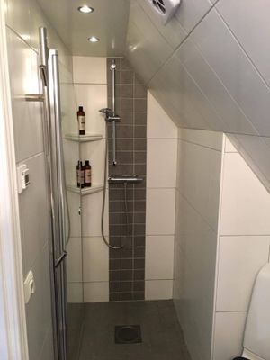 Visby innerstad med gård/p-plats - Bild 10
