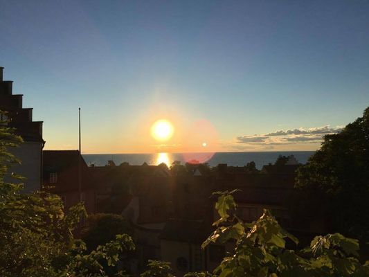 Visby innerstad med gård/p-plats - Bild 18