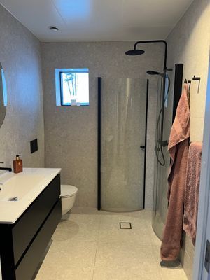 Modern, familjevänlig stuga - Bild 10