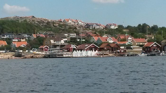 Badberget med seglarskola 300 meter från boendet. För seglarskola se http://idrottonline.se/SSNorderviken-Segling/Seglarskola
