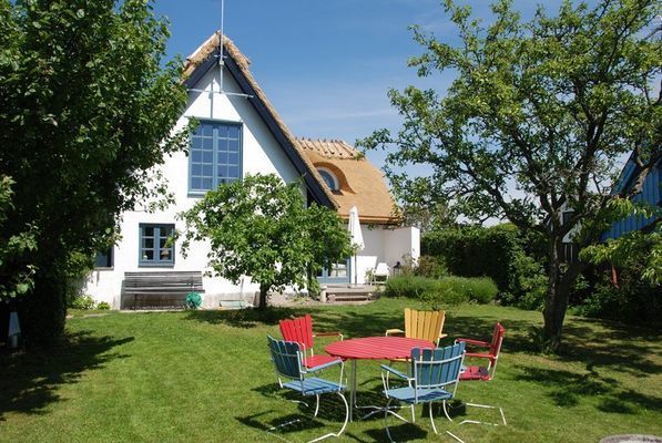 Hyr denna stuga i Böste på 70 m². 2 sängplatser. Pris ej tillgängligt. Se bilder och tillgänglighet här.