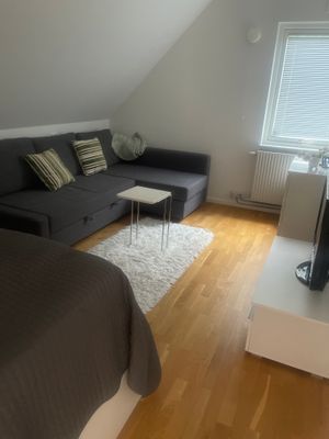 Andra plan i huset hyrs ut - Bild 8