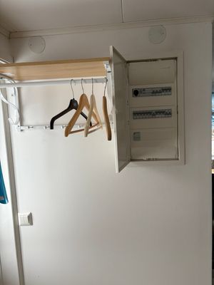 Timrad stuga nära sjö och bad - Bild 10