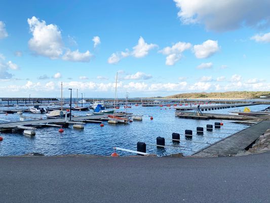 Bild 3 på Gatuhus vid Torekovs hamn med havsutsikt | SE01043
