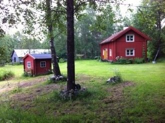 Hyr denna stuga i Mariefred på 100 m². 6-8 sängplatser. Från 6 400 kr per vecka. Se bilder och tillgänglighet här.