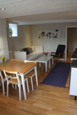 Hyr denna stuga i Kungshamn på 30 m². 2-4 sängplatser. 5 500 - 6 500 kr per vecka. Se bilder och tillgänglighet här.