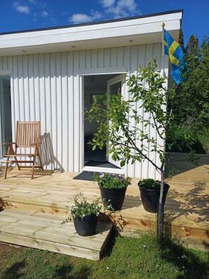 Hyr denna stuga i Öland på 15 m². 2 sängplatser. Från 3 000 kr per vecka. Se bilder och tillgänglighet här.