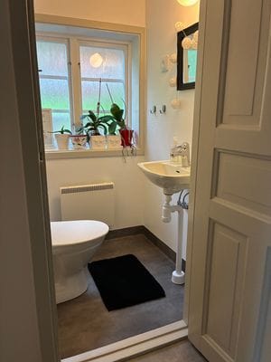 Bild 3 på Rymligt gårdshus i Gränna. Vuxna & Seniorer