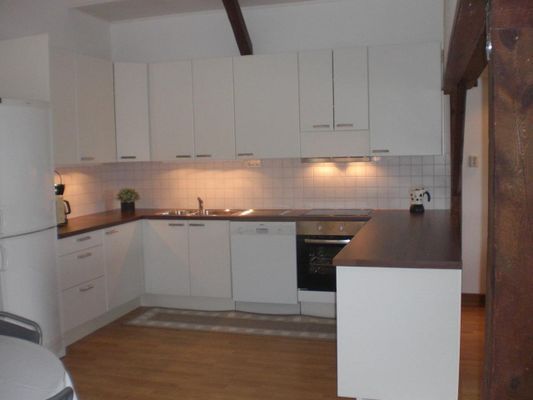 Hyr denna stuga i Visby på 135 m². 8 sängplatser. 13 000 - 15 000 kr per vecka. Se bilder och tillgänglighet här.
