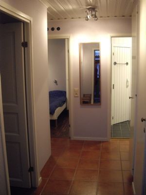 Hall med klinker ,golvvärme o skotork