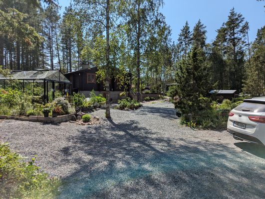 Hyr denna stuga i Norrtälje på 55 m². 5-7 sängplatser. 6 500 - 9 850 kr per vecka. Se bilder och tillgänglighet här.