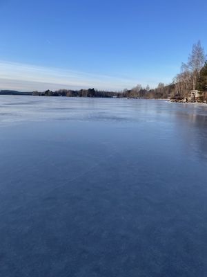 Stuga vid vattnet i Sjörgrå - Bild 16