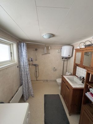 Stuga vid vattnet i Sjörgrå - Bild 7