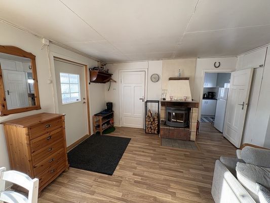 Stuga vid vattnet i Sjörgrå - Bild 8