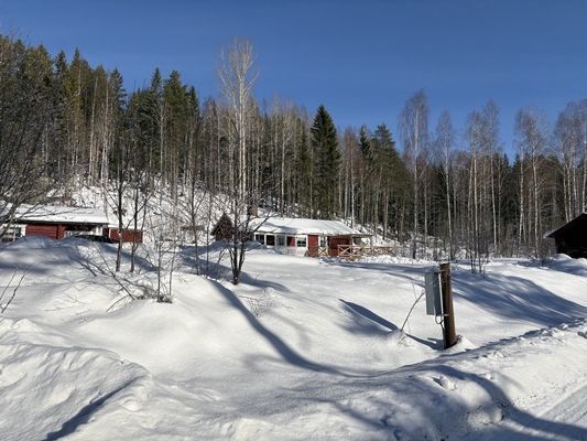 Stuga vid vattnet i Sjörgrå - Bild 15