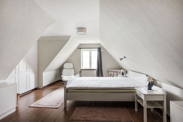 Kringbyggd korsvirkesgård nära havet - Bild 12