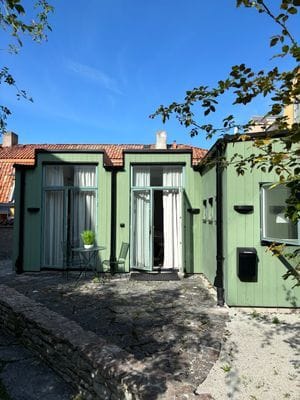 Gårdshus mitt i Visby