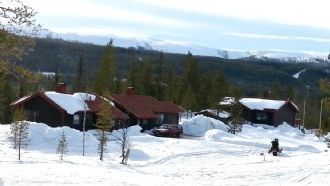 Hyr denna stuga i Fulufjällsbyn på 54 m². 4-5 sängplatser. Från 4 500 kr per vecka. Se bilder och tillgänglighet här.
