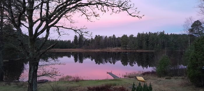 Hyr denna stuga i Landvetter på 47 m². 2-3 sängplatser. 5 400 - 5 500 kr per vecka. Se bilder och tillgänglighet här.