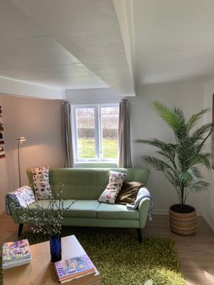 Hyr denna stuga i  på 70 m². 1 sängplatser. Från 7 210 kr per vecka. Se bilder och tillgänglighet här.