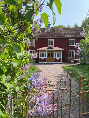 Charmigt 1700tals hus i Lönneberga