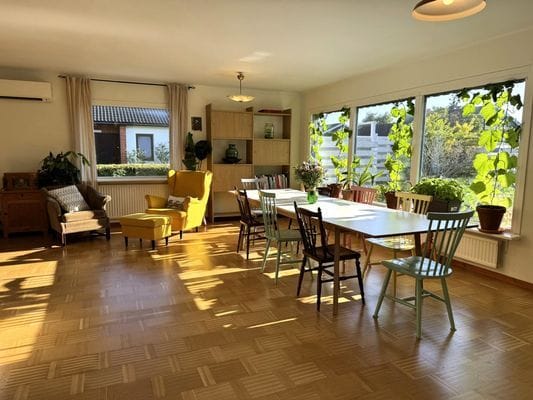 Hyr denna stuga i Skanör på 115 m². 5 sängplatser. 2 200 - 4 000 kr per dag. Se bilder och tillgänglighet här.