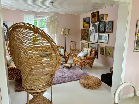 Mysigt hus i kyrkby nära Vänern - Bild 80
