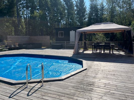 Mysig stuga med uppvärmd pool och bastu - Bild 25