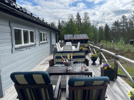 Genuine fjällstuga m öppenspis & bastu