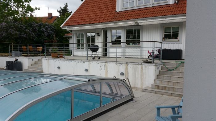 Hyr denna stuga i  på 200 m². 5-6 sängplatser. Från 17 500 kr per vecka. Se bilder och tillgänglighet här.
