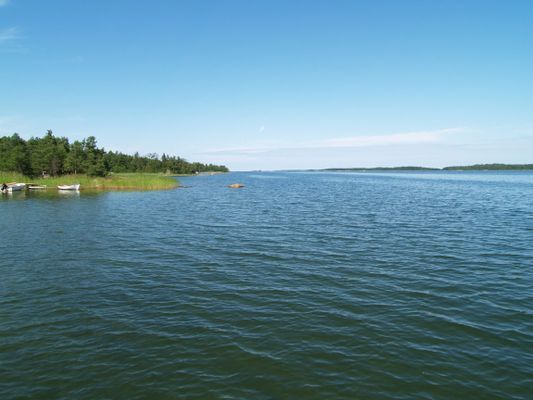 Havsnära läge vid Högklykefjärden på Gräsö - Bild 10