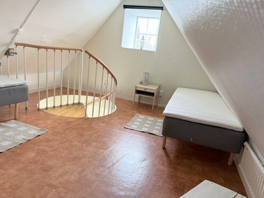 Loft med egen ingång