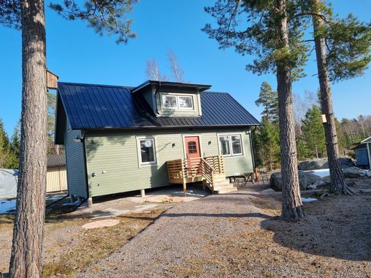 Havsnära nybyggt stuga