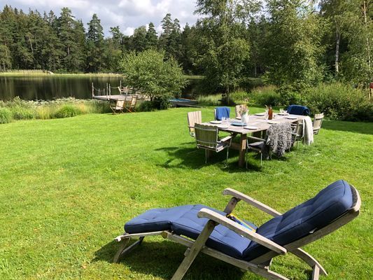 Charmigt hus med sjötomt i naturskön omgivning