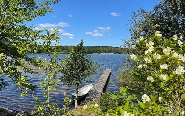 Idyll med egen strand