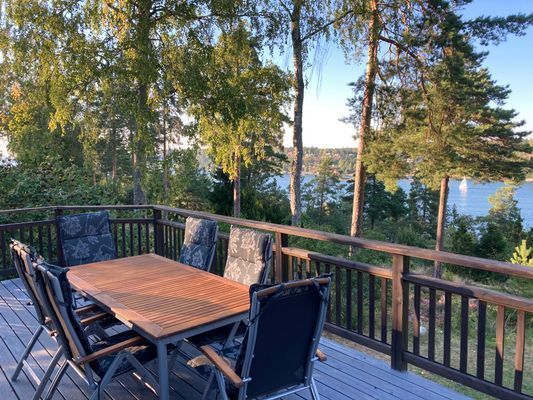 Hus med sjöutsikt på Älgö