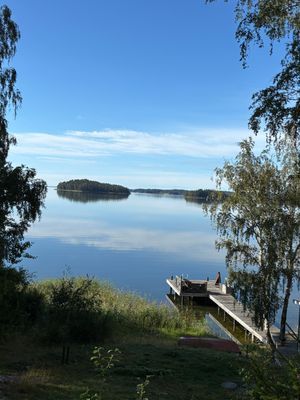 Fritidshus vid havet med egen brygga