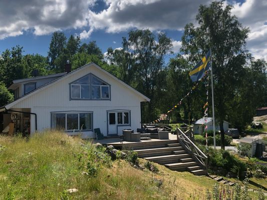 Hus vid havet med fantastisk havsutsikt.