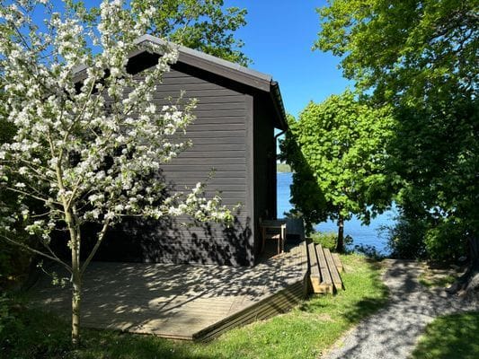 2 Sjöstugor med vedeldad bastu vid sjö - Bild 9