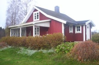 Stenåsen med stor trädgård