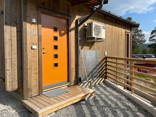 Hyr denna stuga i Bruksvallarna på 50 m². 4-5 sängplatser. 4 000 - 11 000 kr per vecka. Se bilder och tillgänglighet här.
