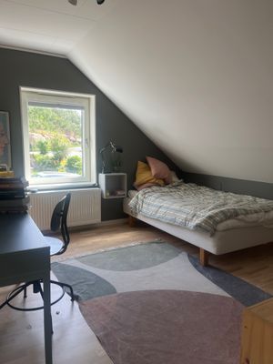 Modernt parhus på mysig villagata - Bild 13