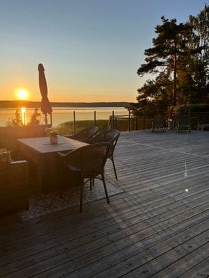 Unik timmerstuga vid Vänerns strand - Bild 33