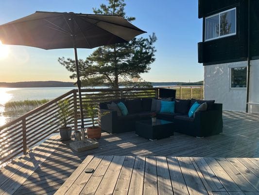 Unik timmerstuga vid Vänerns strand - Bild 32