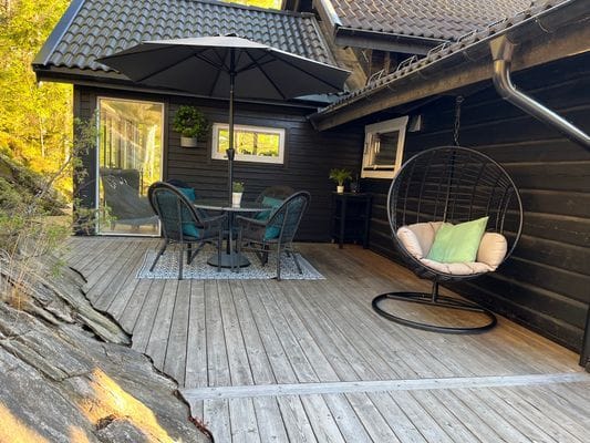 Unik timmerstuga vid Vänerns strand - Bild 42